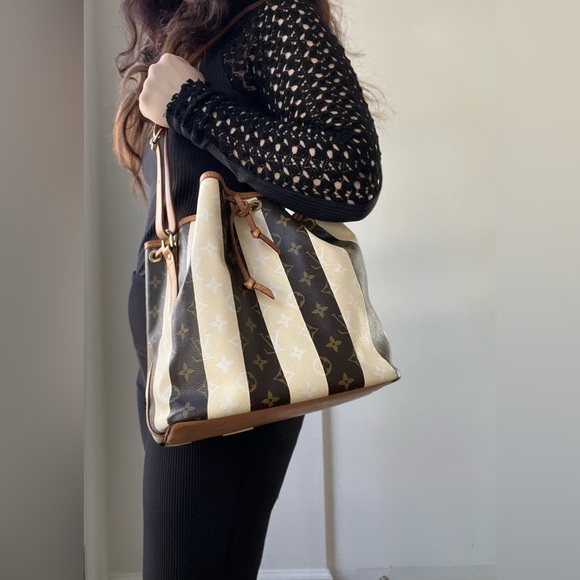 Louis Vuitton Petit Rayures Noe! Rare bag made only in 2011! Authentic SOLD - Picture 8 of 16